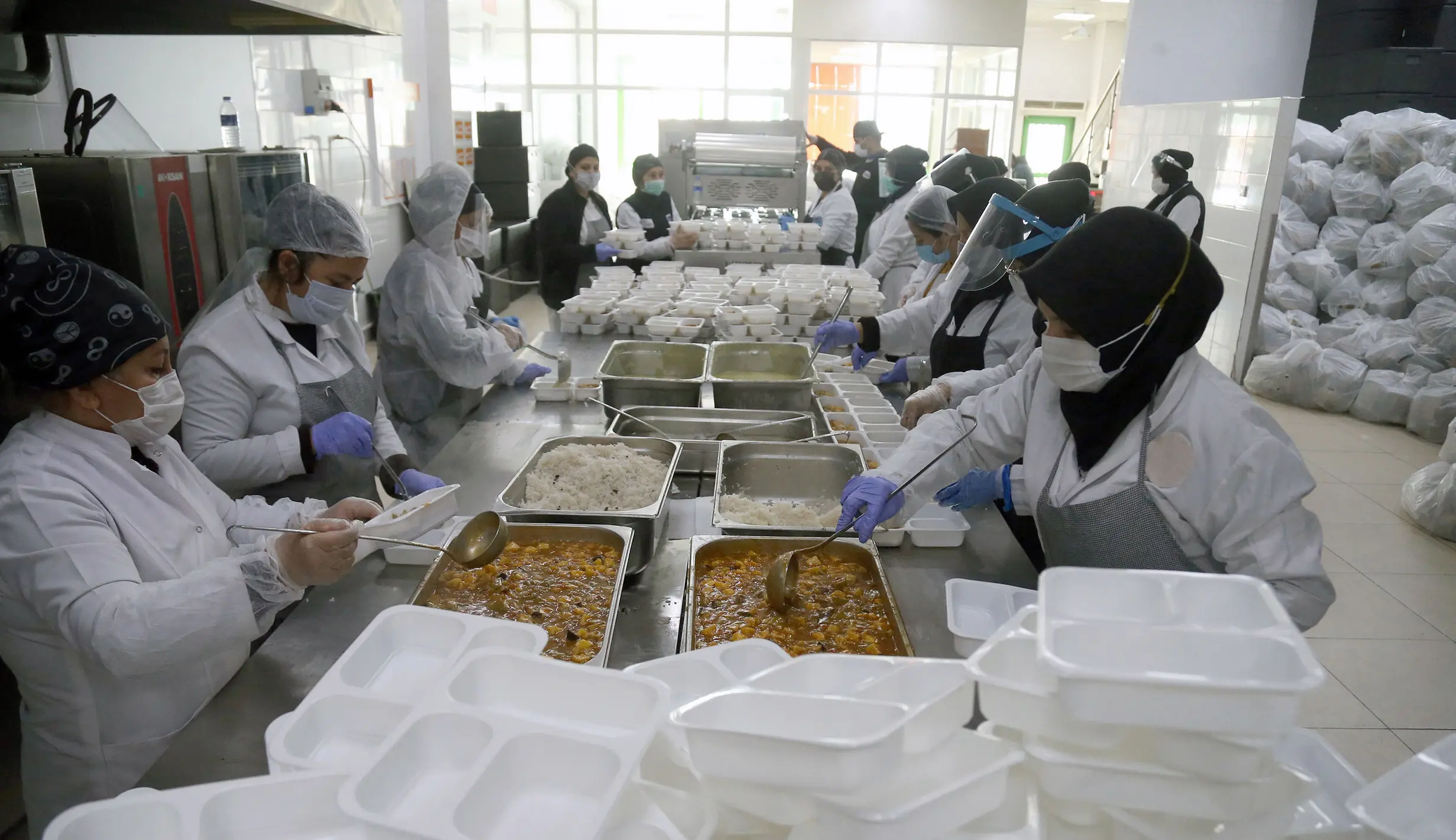 Evaluasi Kecepatan Pelayanan Makanan