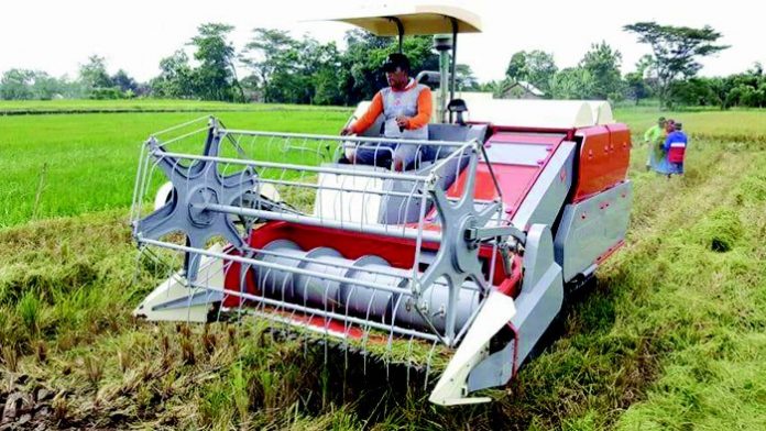 Combine Harvester Untuk Usaha Tani