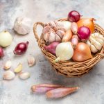 Cara Efisien Kupas Bawang Untuk Usaha Agar Hemat Waktu