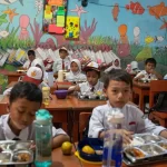 pengaturan porsi sesuai usia siswa