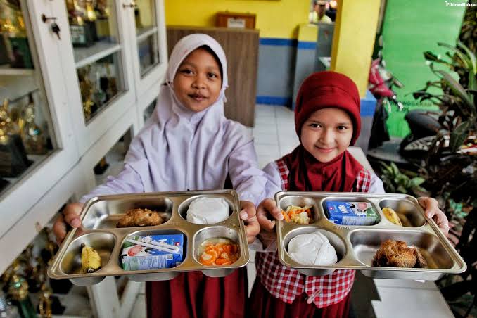 Program Makan Bergizi Gratis Standar Gizi Nasional