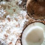 Berikut Proses Pemarutan Kelapa Skala Besar