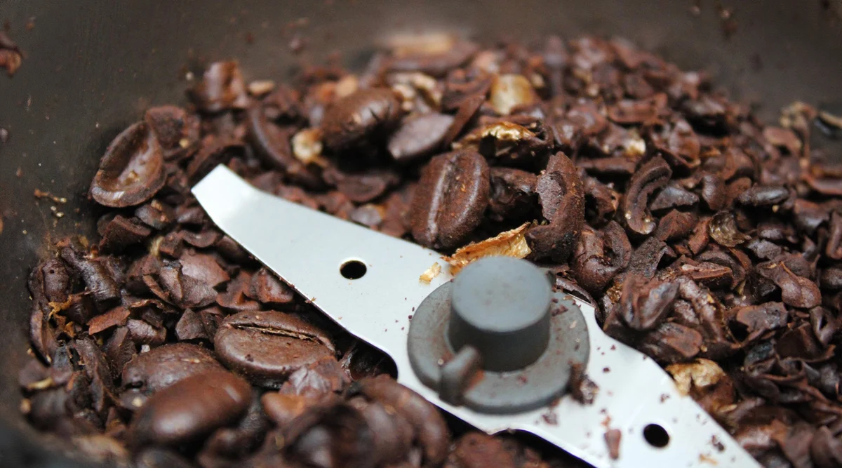 Cara Menggiling Kopi untuk Espresso Hasil Seduhan Lebih Nikmat