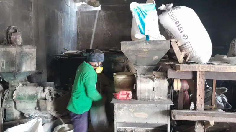 mesin pemutih beras untuk menggiling padi