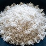 Proses Menyiapkan Kelapa untuk Produksi Makanan yang Tepat